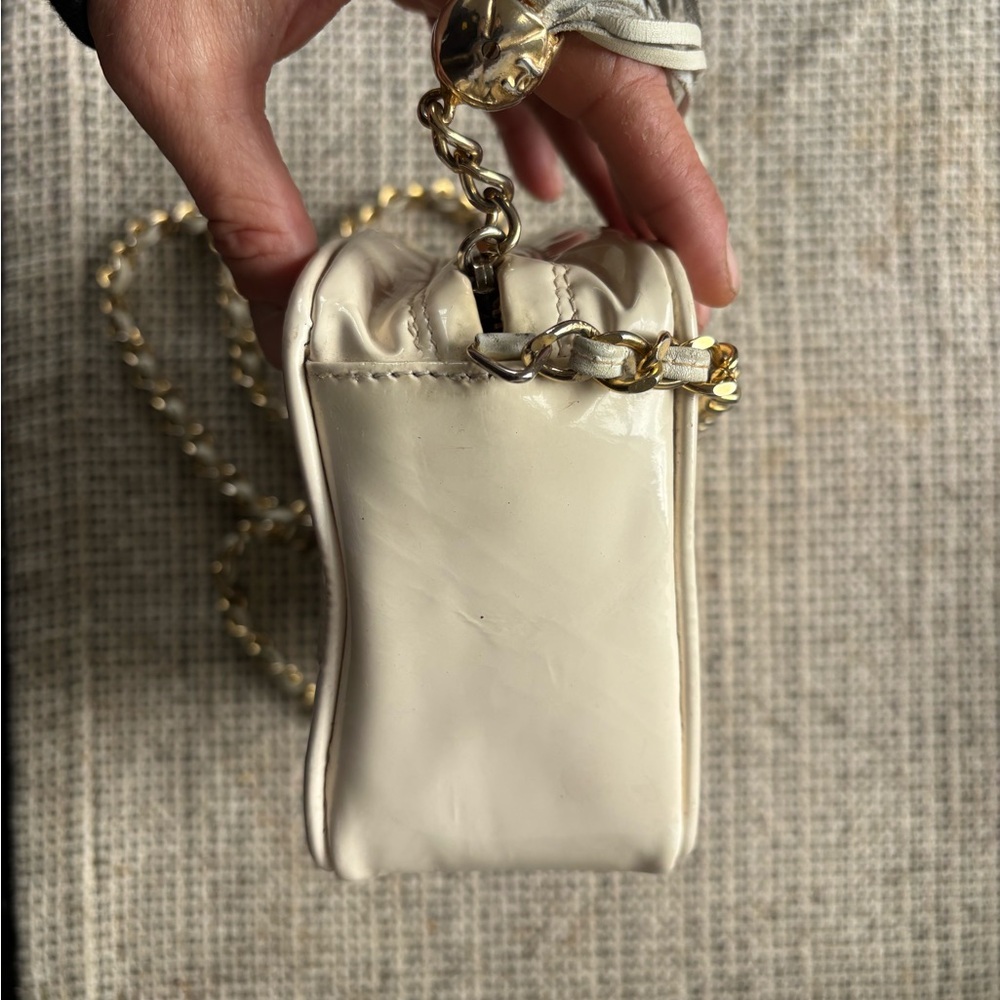 CHANEL 80's Vintage Camera Quilted Bag - Picture 11 of 13